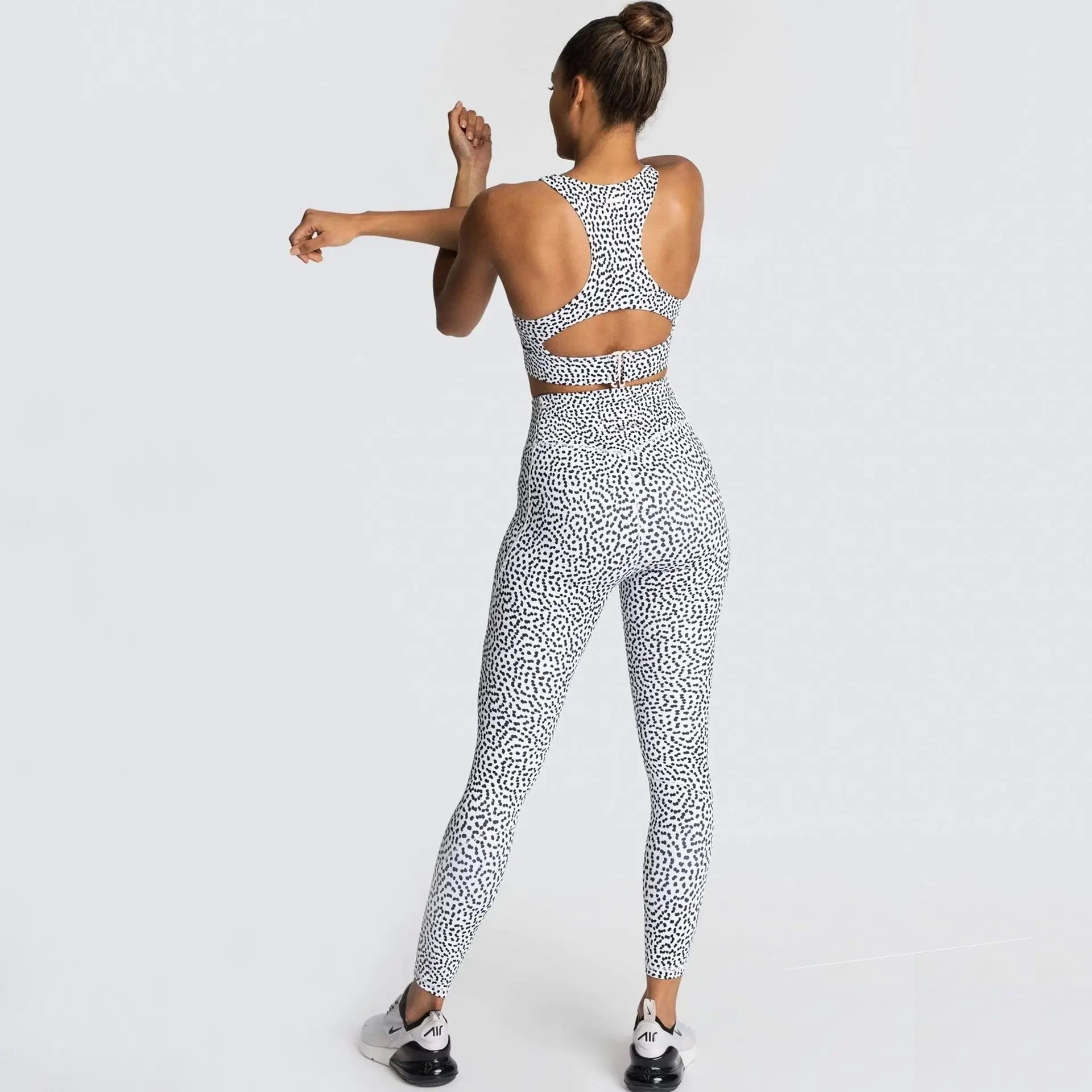 Solid Color Yoga Outfit for Fitness and Exercise